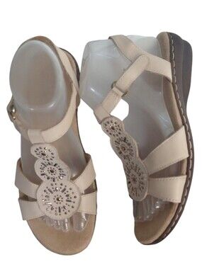 SOUL Naturalizer Beige Wedge Sandals with Decorative Cutouts